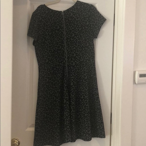 Loft fit and flare leopard print dress - Picture 2 of 2